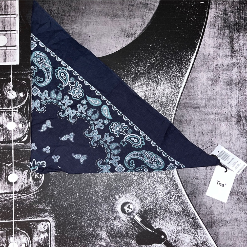 NWT Seashore Bandana - Picture 2 of 4